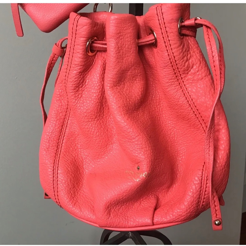 KATE SPADE Drawstring Coral color Pebbled Leather Bucket Bag wallet - Picture 7 of 10